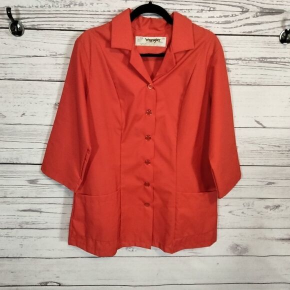 New without tags."Wrangler" woman's nursing coat - Picture 2 of 5